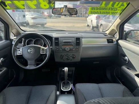 Used 2011 Nissan Versa Hatchback w/ Premium Pkg FWD image 22