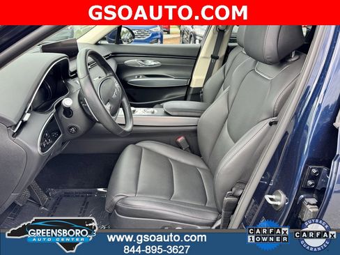 Used 2022 Genesis GV70 2.5T w/ Select Package image 9