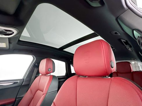 New 2026 Porsche Macan image 14