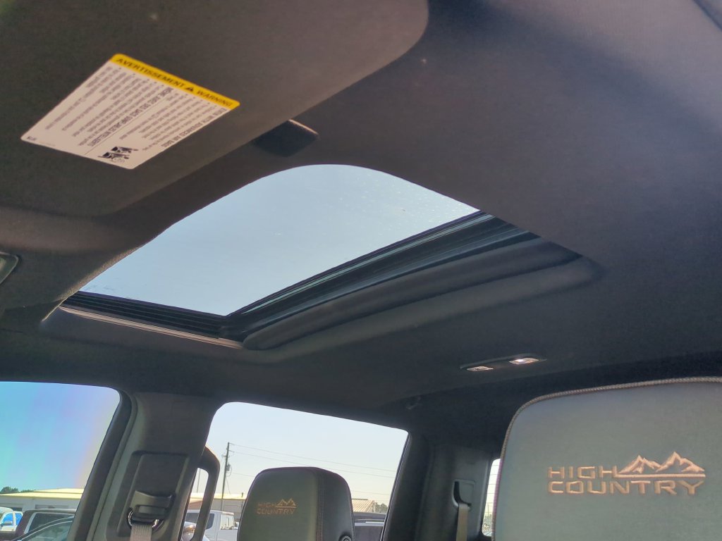 Used 2025 Chevrolet Silverado 2500 High Country w/ High Country Premium Package AWD/4WD image 19