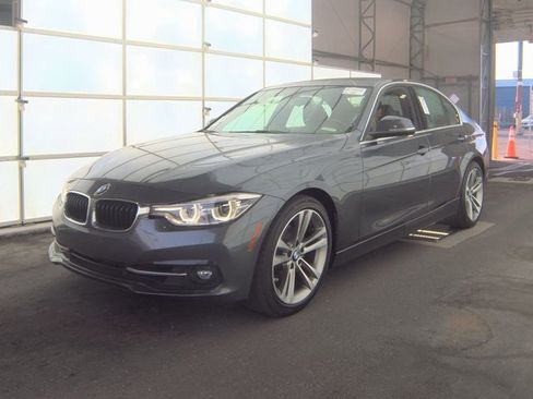 Used 2018 BMW 330i xDrive 330i xDrive image 1