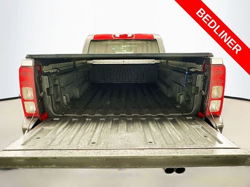 Used 2009 HUMMER H3T Alpha image 26