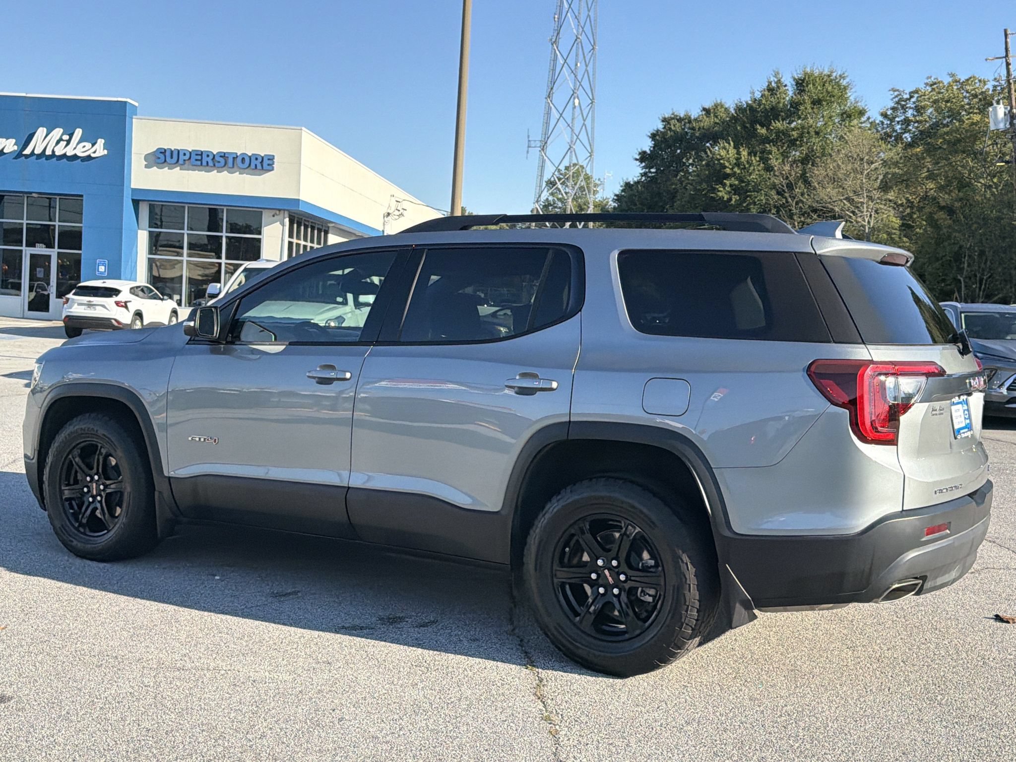 Used 2023 GMC Acadia AT4 w/ Technology Package AWD/4WD image 23