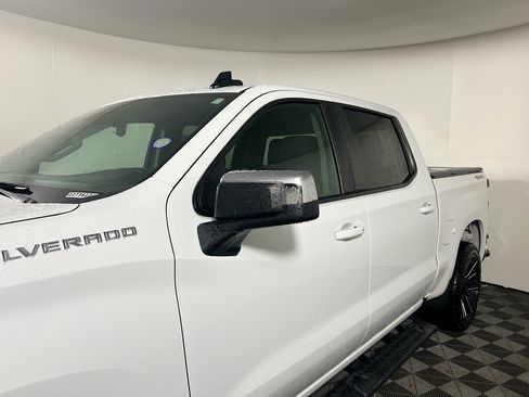 Used 2025 Chevrolet Silverado 1500 LT AWD/4WD image 12