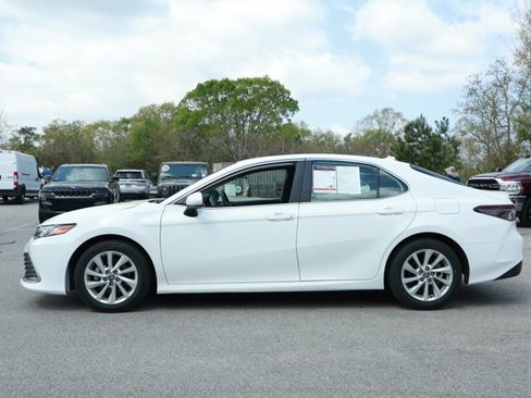 Used 2024 Toyota Camry LE image 9