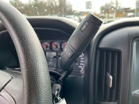 Used 2018 Chevrolet Silverado 1500 W/T w/ Trailering Package image 15