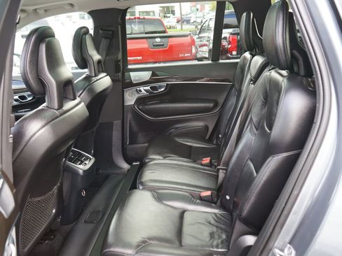 Used 2018 Volvo XC90 T6 Momentum w/ Convenience Package image 14