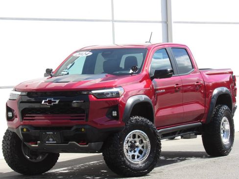 Used 2024 Chevrolet Colorado ZR2 w/ ZR2 Convenience Package III AWD/4WD image 1