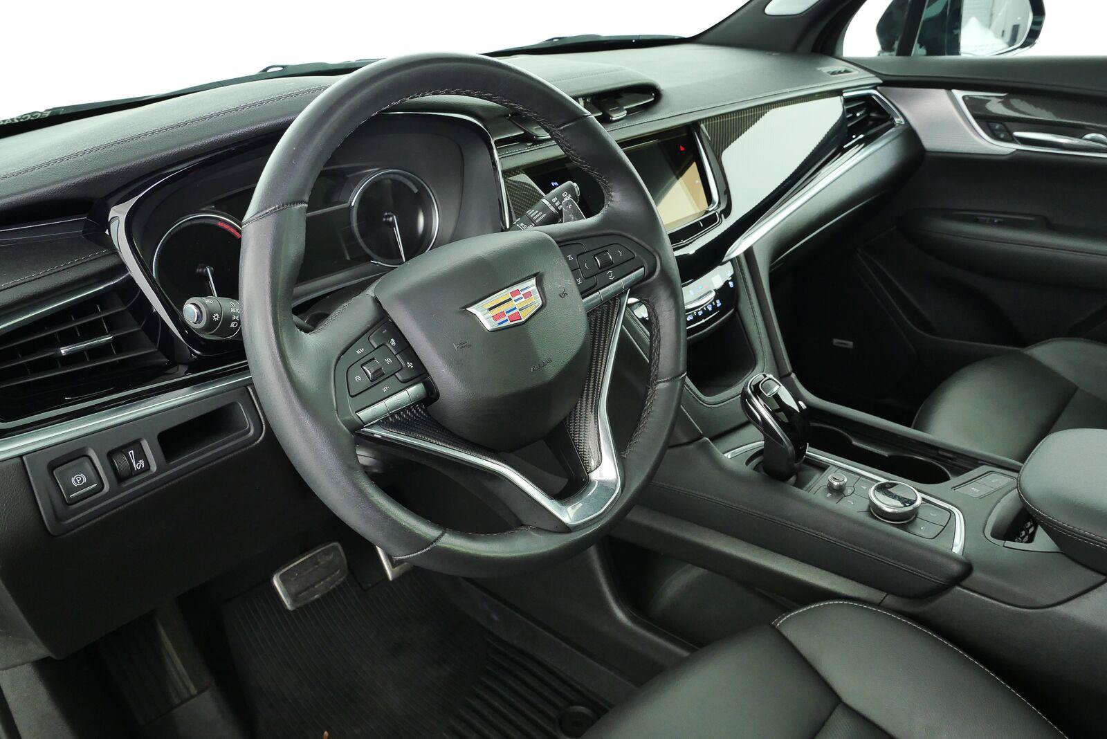 Used 2025 Cadillac XT6 Sport AWD/4WD image 4