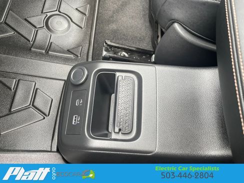 Used 2023 Nissan Ariya AWD image 27