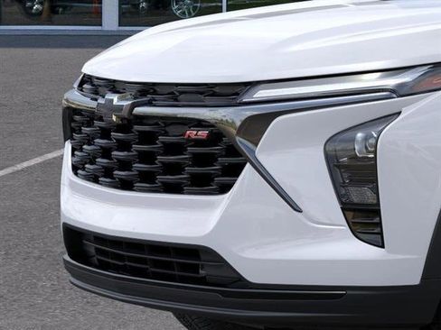 New 2025 Chevrolet Trax RS w/ Sunroof Package image 13