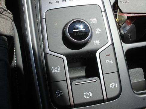 Used 2026 Kia Sorento EX AWD/4WD image 11