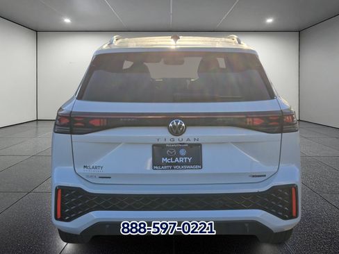New 2026 Volkswagen Tiguan SEL R-Line image 4