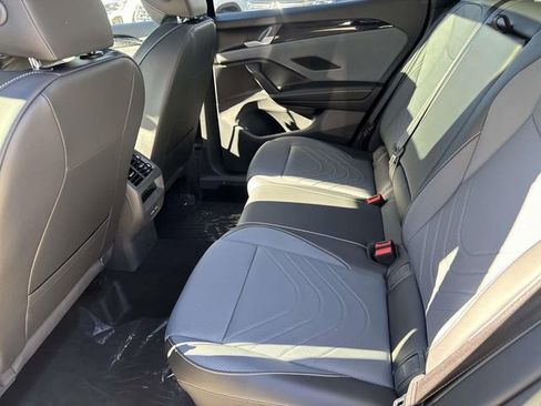 New 2026 Volkswagen Tiguan SE R-Line FWD image 11