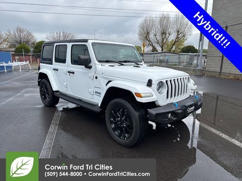Used 2022 Jeep Wrangler Unlimited Sahara image 1