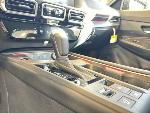 New 2026 Nissan Sentra SR w/ SR Premium Package FWD image 18