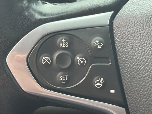Used 2021 Chevrolet Traverse RS FWD image 28