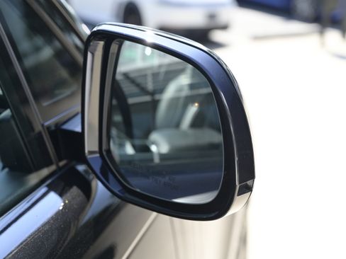 Used 2024 Land Rover Range Rover SE image 13