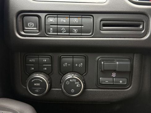 Used 2024 Chevrolet Tahoe Z71 w/ Off-Road Capability Package image 23