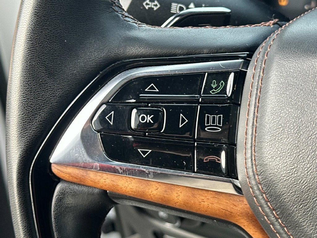 Used 2022 Jeep Grand Cherokee Summit AWD/4WD image 28