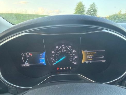 Used 2015 Ford Fusion Titanium FWD image 12