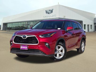 Used 2023 Toyota Highlander LE