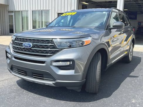 Used 2023 Ford Explorer XLT w/ Equipment Group 202A AWD/4WD image 5
