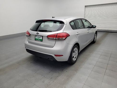 Used 2017 Kia Forte LX image 9
