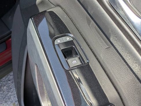 Used 2023 Nissan Pathfinder SL AWD/4WD image 37