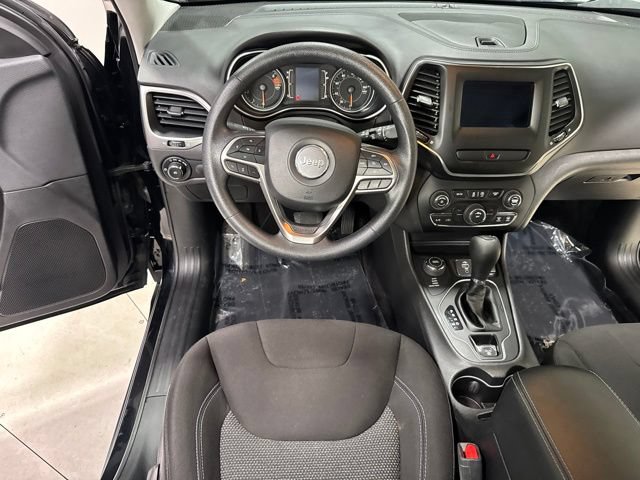 Used 2019 Jeep Cherokee Latitude w/ Popular Appearance Group AWD/4WD image 13