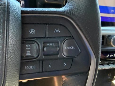 Used 2025 Toyota Tacoma TRD Sport AWD/4WD image 26