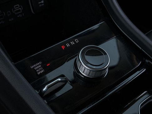 Used 2022 Jeep Grand Cherokee Limited image 17