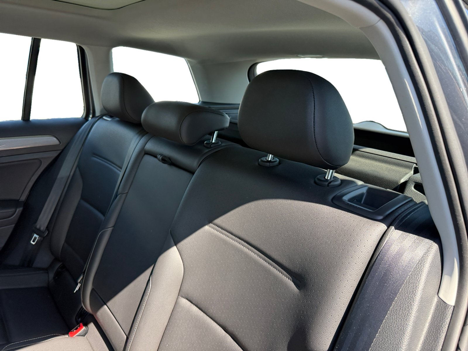Used 2019 Volkswagen Golf Alltrack SE AWD/4WD image 16