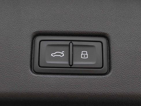 Used 2023 Audi Q4 e-tron Premium Plus w/ Premium Plus RWD image 39