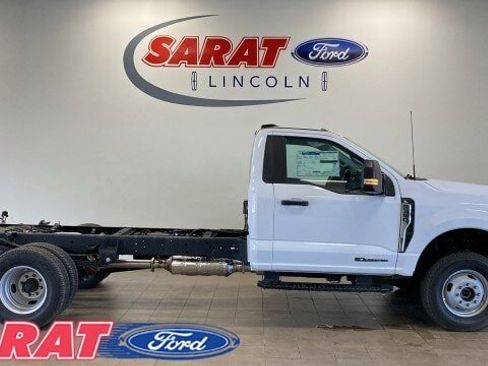 New 2024 Ford F350 XL w/ XL Chrome Package image 1