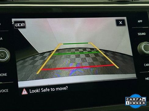 Used 2021 Volkswagen Tiguan SE R-Line image 14