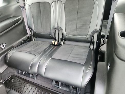 Used 2024 Jeep Grand Cherokee L Altitude RWD image 34