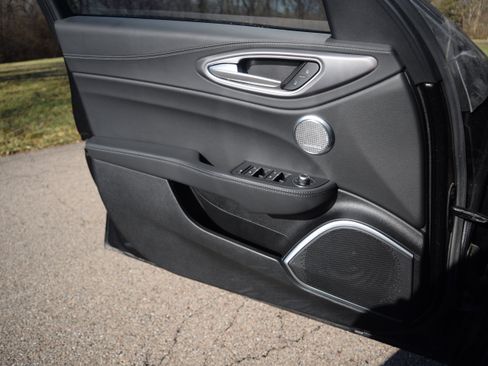 Used 2022 Alfa Romeo Giulia Veloce image 19