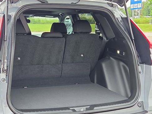 Used 2025 Honda CR-V Sport image 9