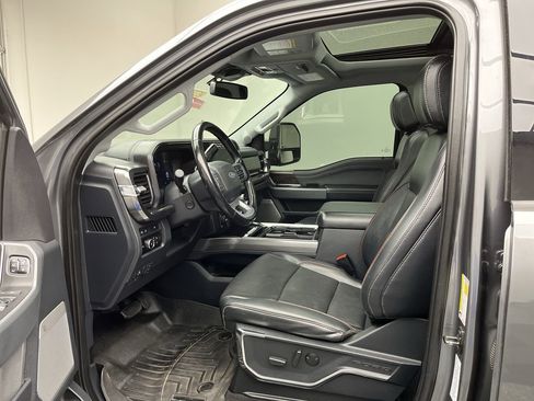 Certified 2023 Ford F250 Lariat AWD/4WD image 3