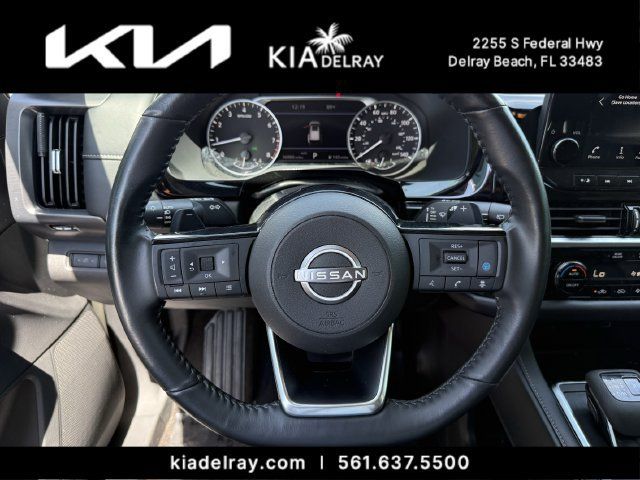 Used 2024 Nissan Pathfinder SL AWD/4WD image 30