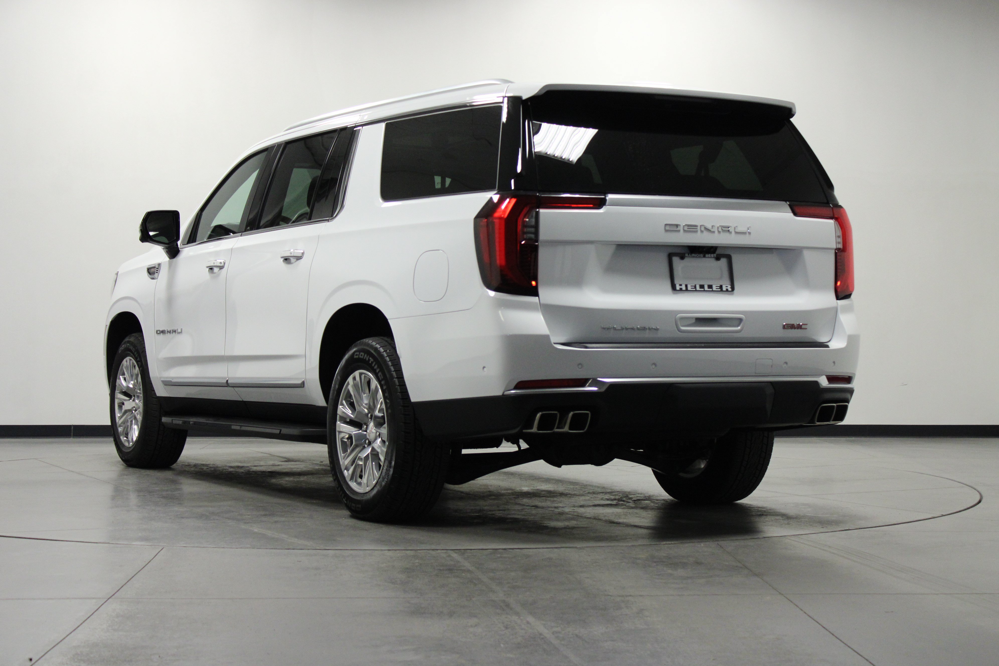 Used 2026 GMC Yukon XL Denali w/ Advanced Technology Package AWD/4WD image 6