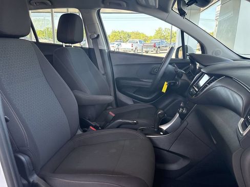 Used 2019 Chevrolet Trax LS FWD image 24