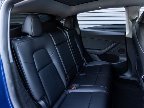 Used 2023 Tesla Model Y Performance image 27