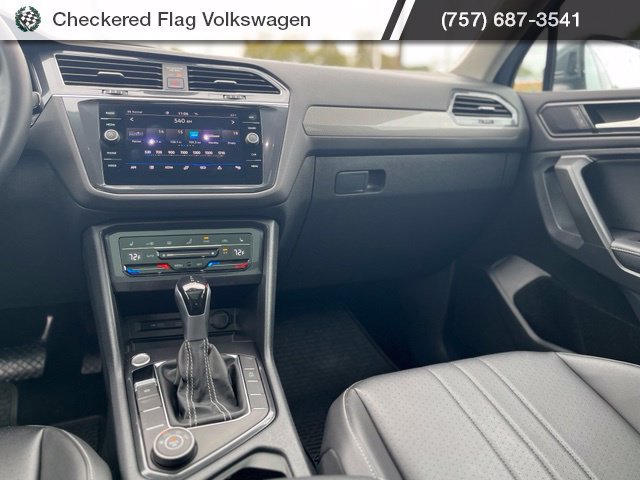 Used 2022 Volkswagen Tiguan SE w/ Panoramic Sunroof Package AWD/4WD image 34