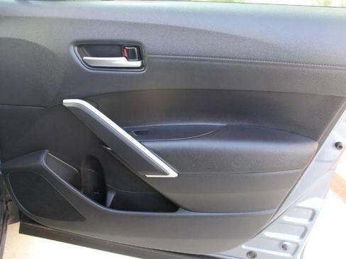Used 2024 Toyota Corolla Cross XLE w/ Convenience Package FWD image 23