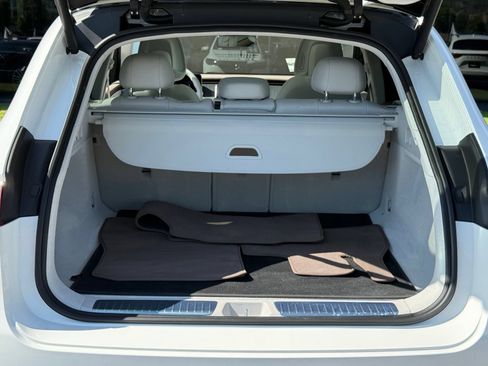 Used 2023 Mercedes-Benz EQE 350+ SUV image 11