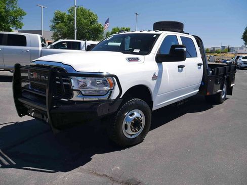 Used 2023 RAM 3500 Tradesman w/ Chrome Appearance Group AWD/4WD image 4