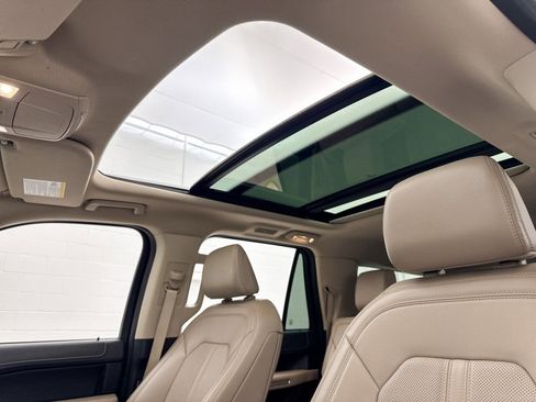 Used 2024 Ford Expedition Max Limited image 3