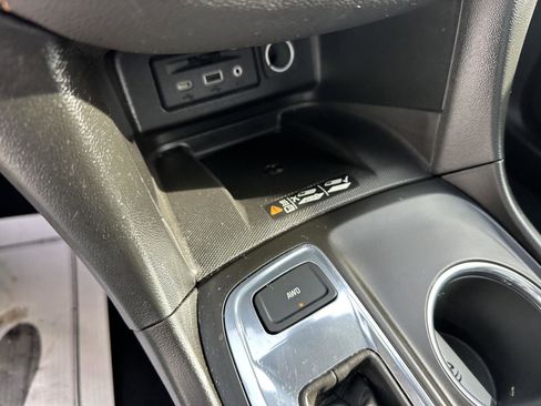 Used 2021 Chevrolet Equinox Premier image 40